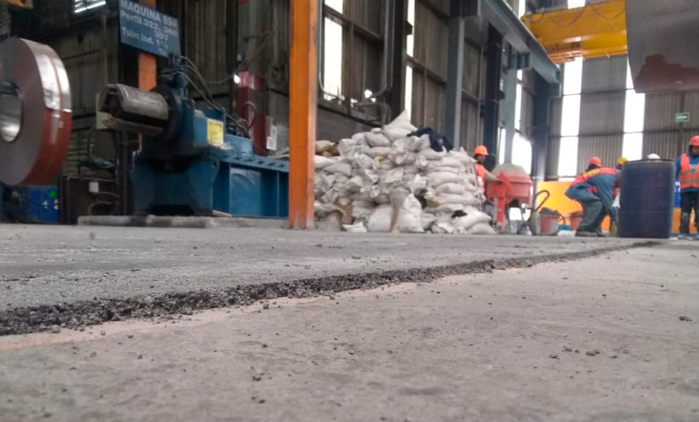 Morteros elaborados en sitio con altas prestaciones mecánicas y de fluidez en bajos espesores